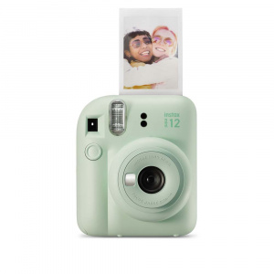 online-and-social-230111-instax-mini-12-mint-green-front-with-photo-0099-stack
